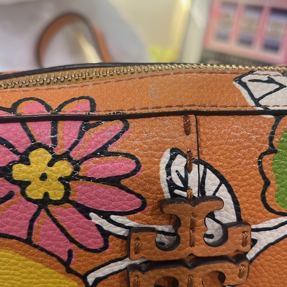 Tory Burch camera bag crafted of leather with floral motif. - Picture 9 of 17